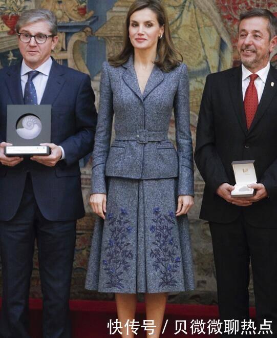 西班牙王后真会穿,早秋穿搭高级优雅还显瘦,每套都值得借鉴