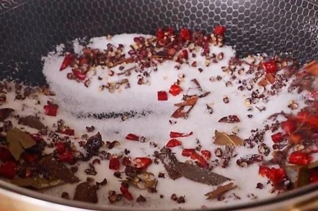 腌腊鱼,直接抹盐难怪不好吃,牢记3点,越放腊味越足,不腥不臭