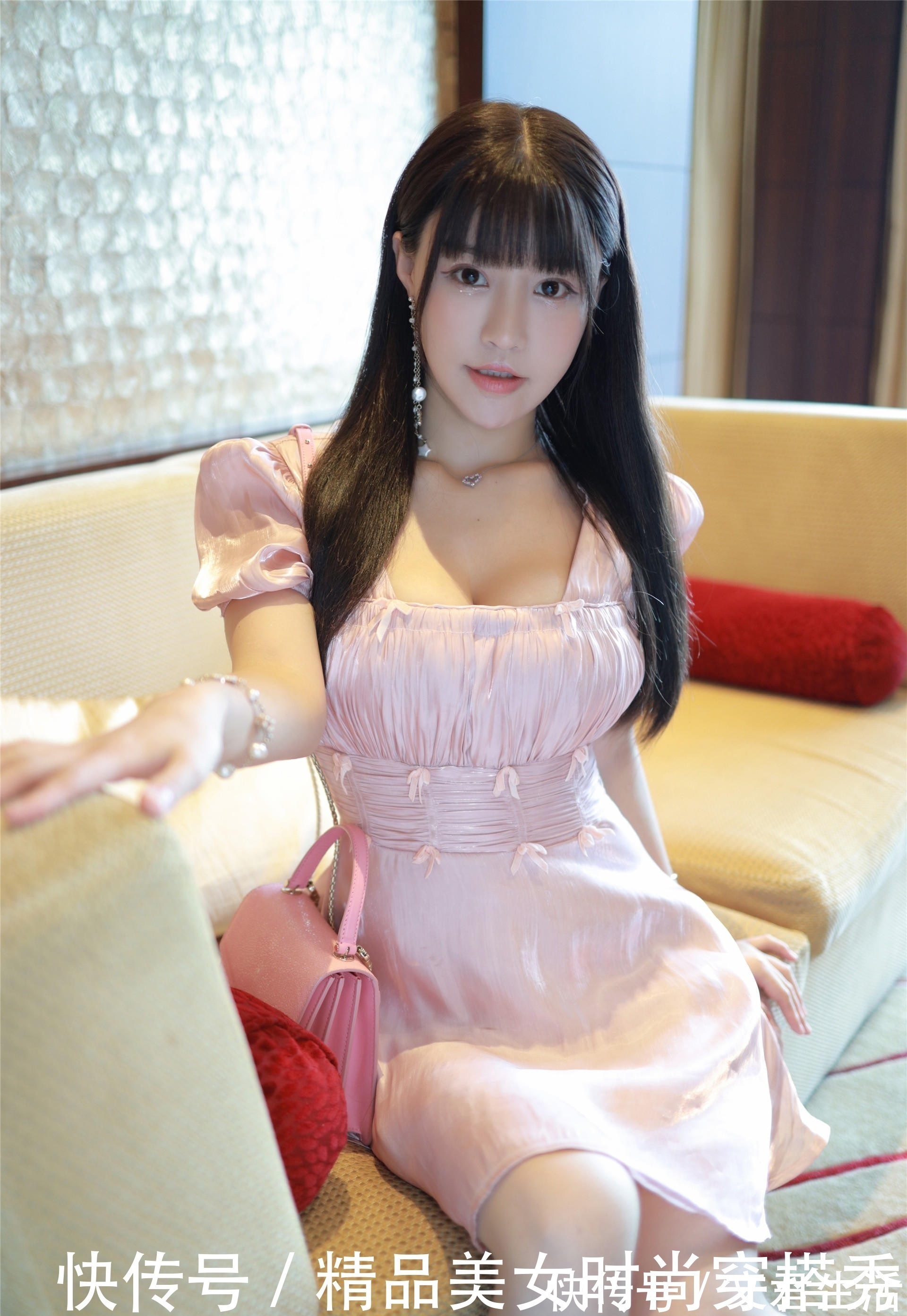 甜美 粉色少女系连衣裙，甜美又温暖满满的温柔味道，减龄又时尚