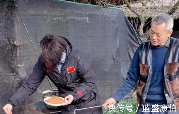 中国跳水队|70枚金牌!51岁奥运冠军朴素,家中烤肉接地气,对全红婵预言成真!