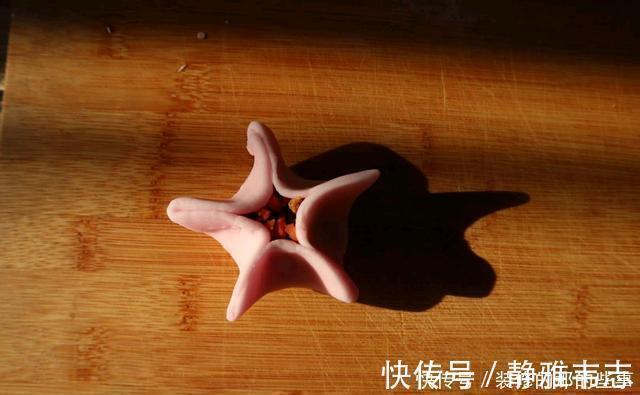 冬天包饺子，我家不用面粉，用它做皮，饺子晶莹剔透，Q弹又劲道