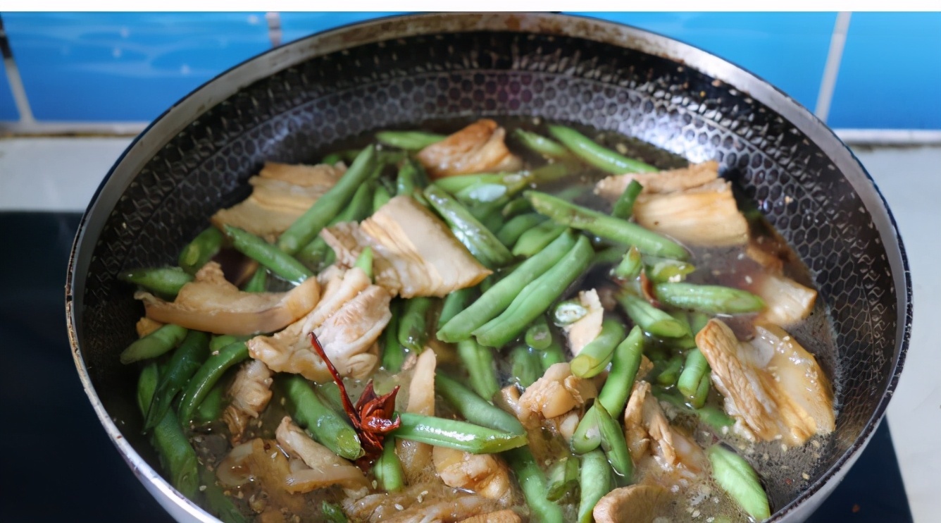 钙含量|这菜一年到头都能吃到,钙含量是鸡肉的7倍,家家都能吃得起