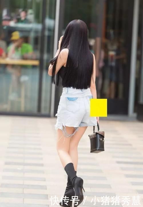 身姿|路人街拍中分黑长直的小姐姐,清凉个性,凸显迷人身姿