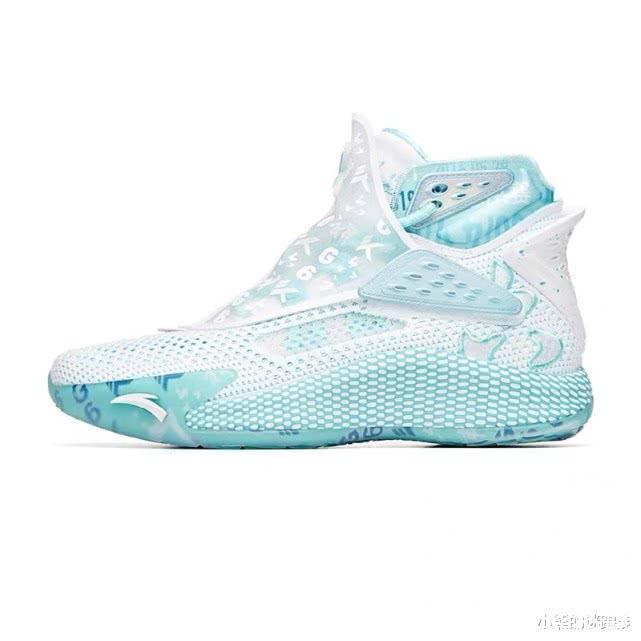 国产新球鞋 Big3×小黄人、匹克闪现樱花配色球鞋、KT5六神联名款