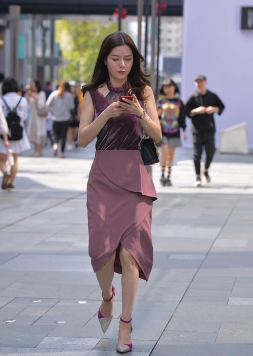 款式|时尚精致的短裙装扮,它的美受到了气质女生的青睐