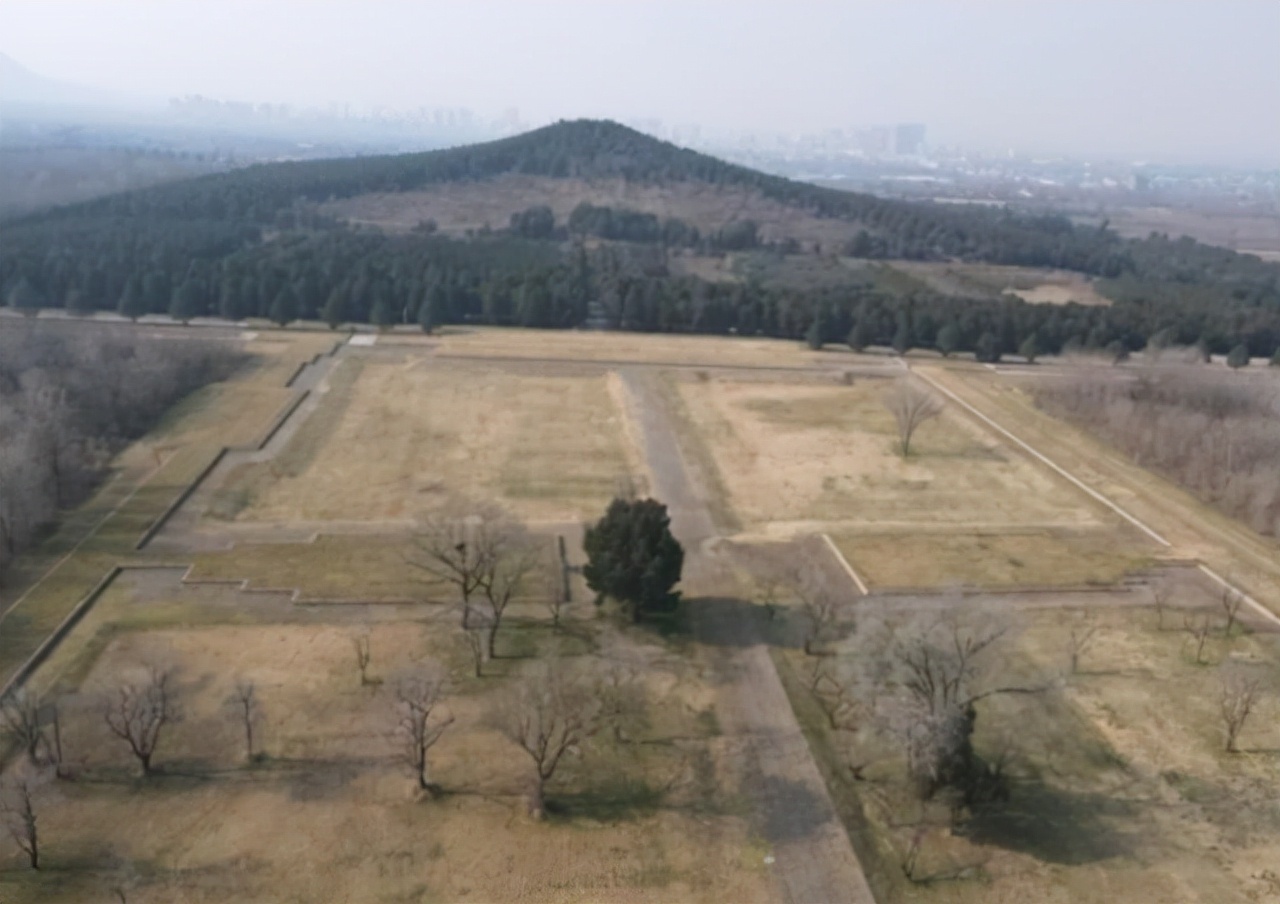 专家们@秦陵外城东门遗址被发掘,证明该城门毁于大火,项羽纵火事件实锤