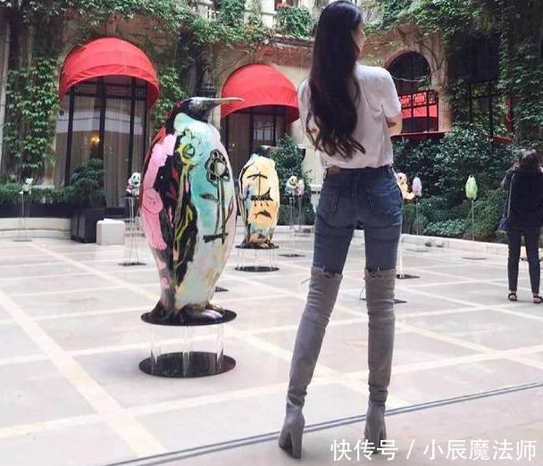 完美腿型的牛仔裤美女,穿出曼妙动人的身材,潇洒不失优雅