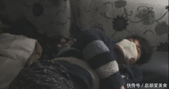 曹女士|一家三口挤20㎡,夜里动静太大,床边纸巾堆成山,鼻涕滴一床