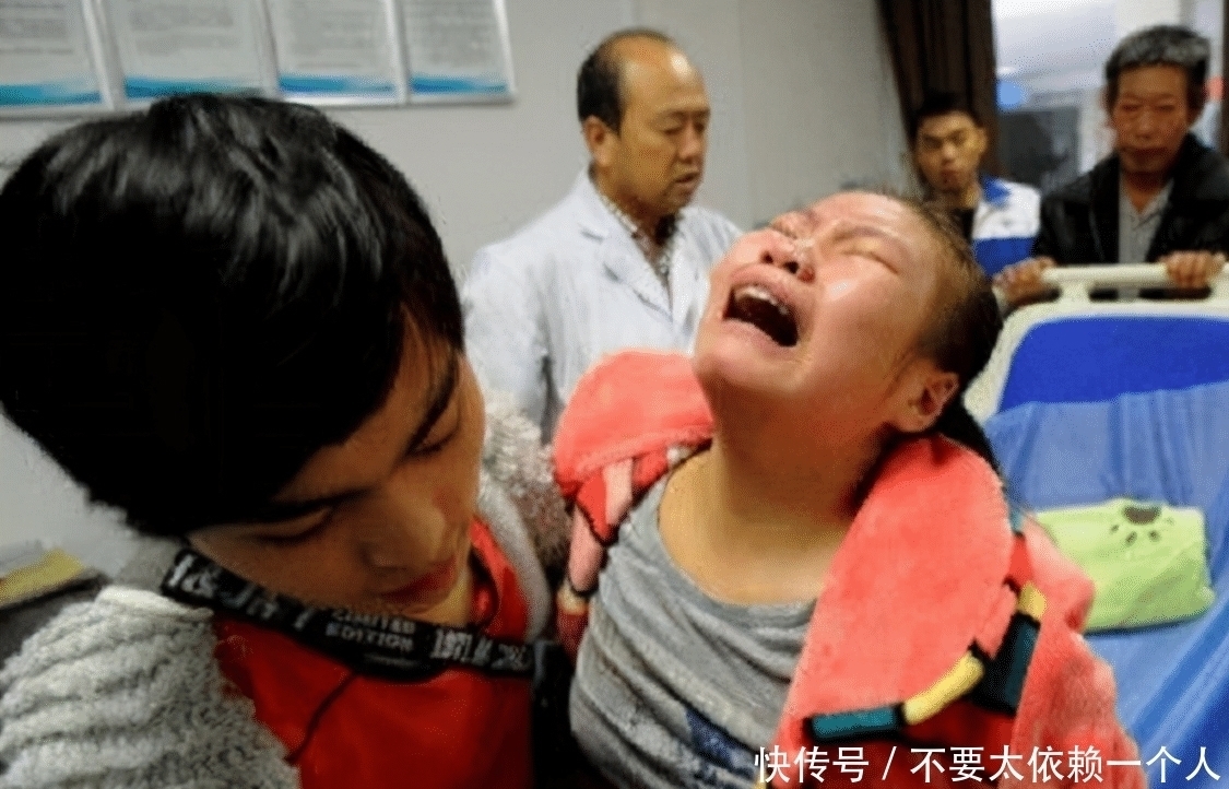 父母|儿子发高烧,医院排队800多号,宝妈崩溃投诉,医生:自作自受