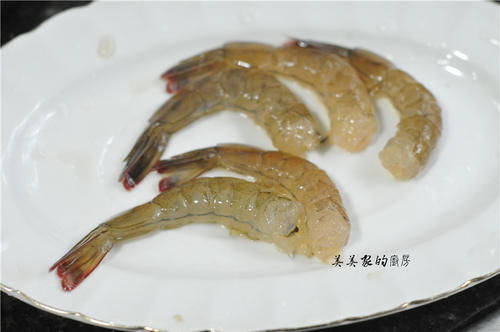  三十团圆饭，做一道“平安团圆虾”！简单又喜庆，上锅一蒸鲜掉眉毛