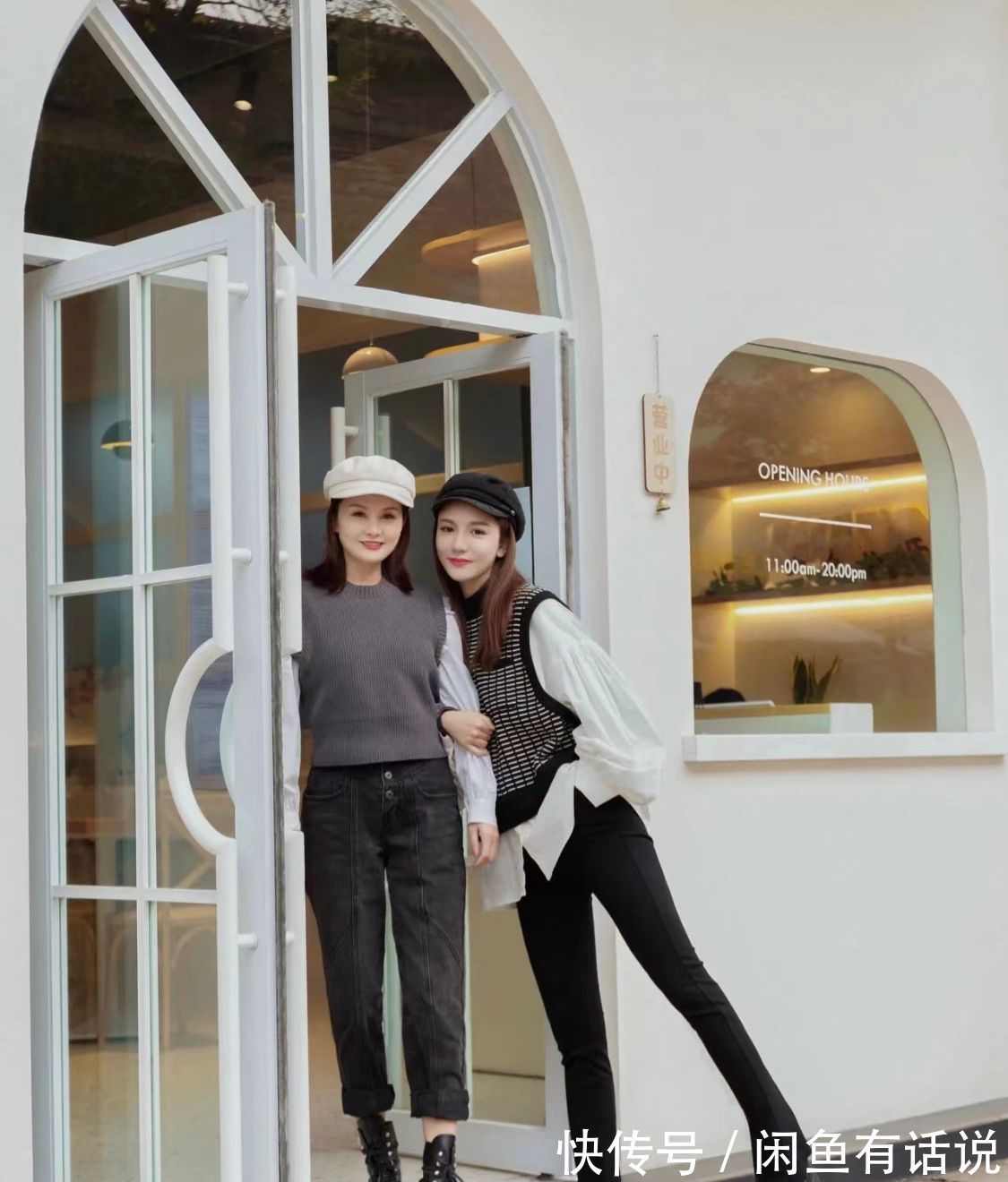 姐妹 现在50、60岁的阿姨真厉害,身材纤细穿搭时髦,硬把女儿熬成姐妹