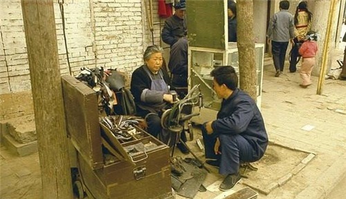 老祖宗|老祖宗的生意经:财不走急,富不去偏;穷不走南,富不去北