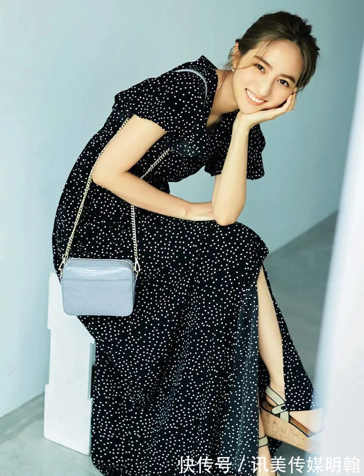 服装|8月流行通勤风穿搭，这些实用的搭配技巧，让你穿出优雅与时髦范