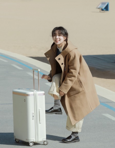 棕色大衣 棕色大衣烂大街?学博主这样搭配,158cm也能穿出强大气场!