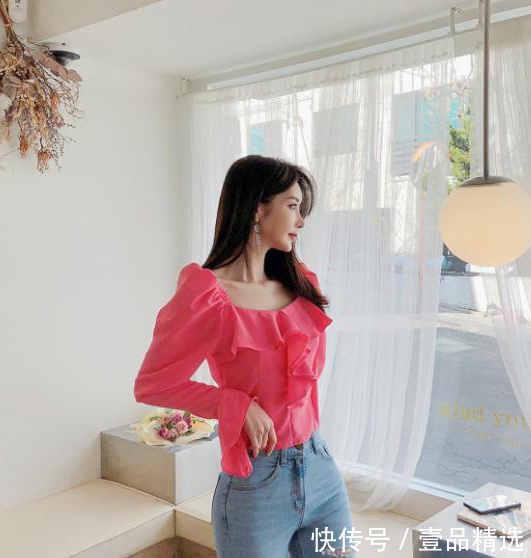 女神|女神孙允珠高清时尚搭配:罗曼蒂克玫瑰红豆卷边可爱衫