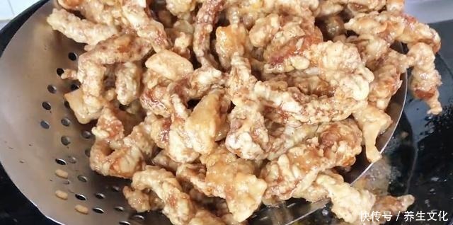 炸酥肉到底是用面粉还是淀粉,很多人都做错了,教你正确的做法!