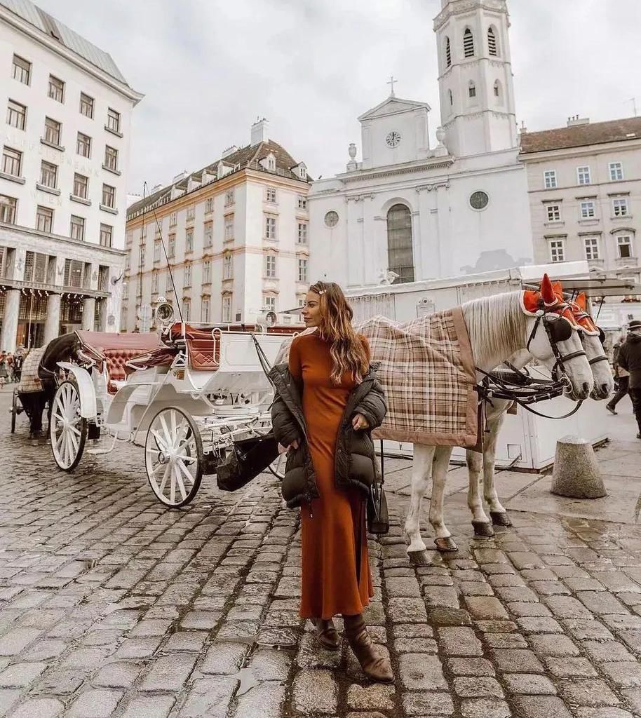 羽绒服+裙子=2021年最王炸组合，早穿早美！