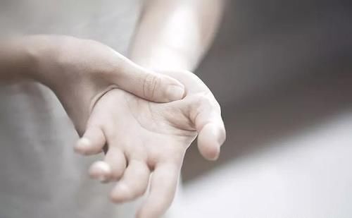 营养神经|甲钴胺片是营养神经的“扛把子”，吃多久能停药？医生正面回答了