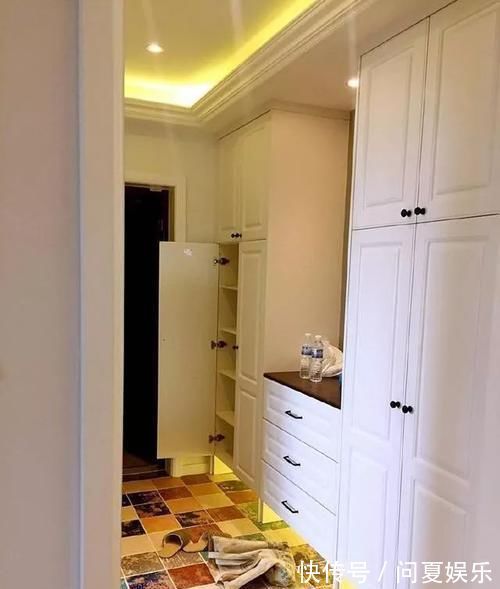 入户|坐等搬家,忍不住晒晒,一进门迷住了,入户鞋柜太漂亮实用了!