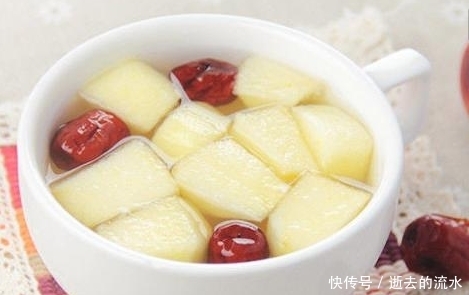 每天吃一个煮熟的苹果,坚持半月,身体会悄悄发生2个变化