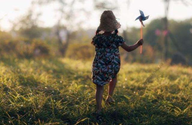 女儿|妈妈意外发现女儿的“记仇本”,本子上的7个字,刺痛她的内心