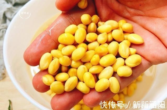 打豆浆时,泡好的黄豆直接打成浆就错了!教你一招,豆浆更香更浓