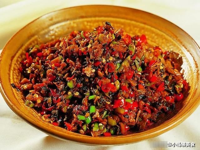 肉末|外婆菜这样炒，香辣爽口下饭香，连吃三碗都不够，小孩：还有饭吗
