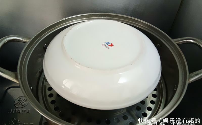 老北京酱咸菜丝,丝丝入味,夹空心小烧饼吃比肉还香