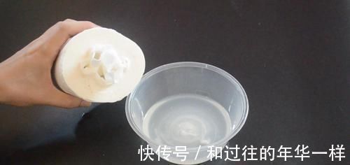 卫生间|塑料打包盒不要扔, 放在卫生间里有大用处, 能帮家里省下不少钱