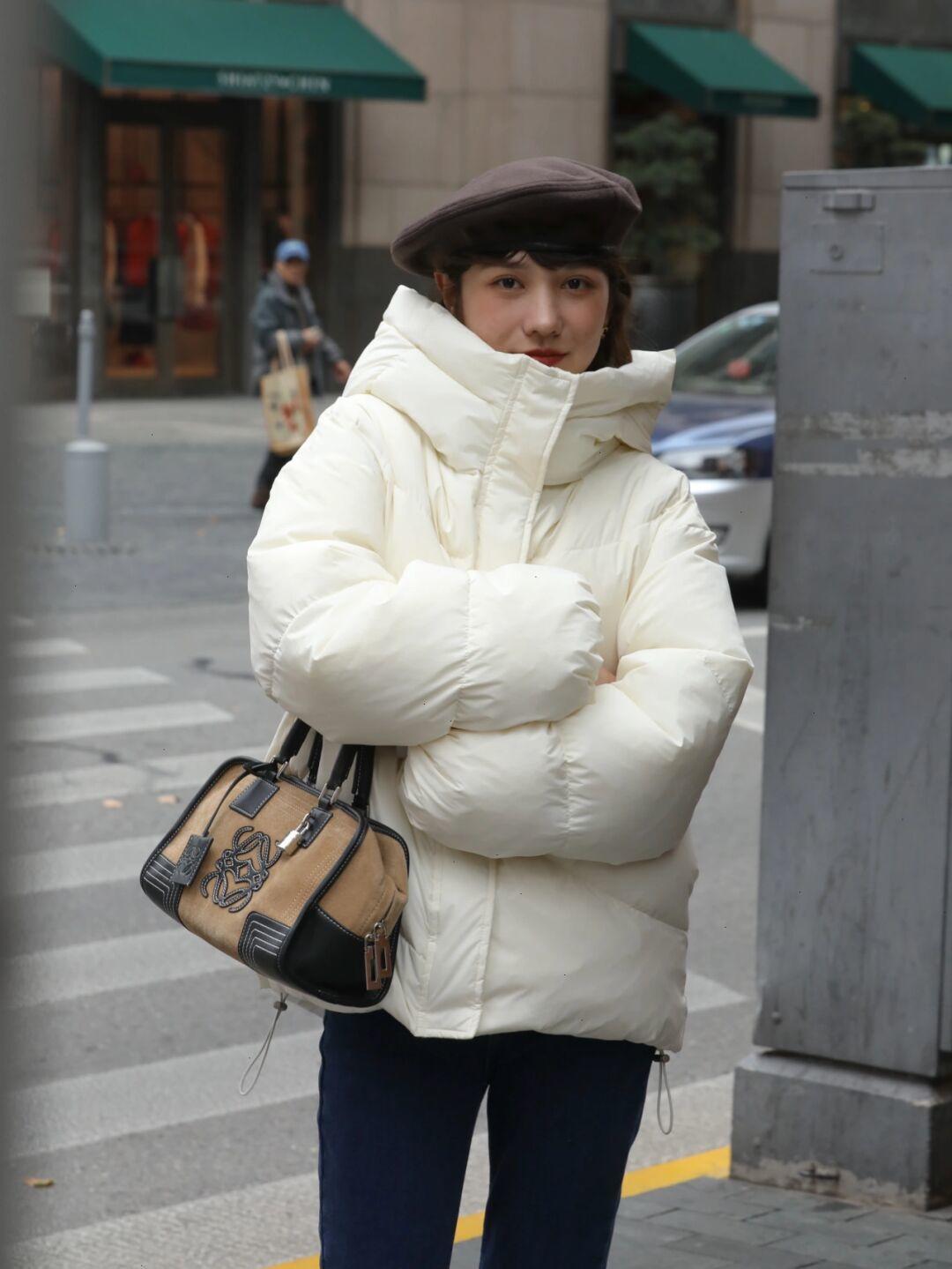 高领|被这组时髦洋气的羽绒服搭配折服了,保暖时髦,大家可以照搬