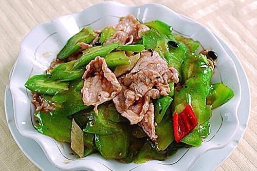 天生一对|苦瓜和此物天生一对,每天炒一盘,清热解毒,排出毒素,越吃越瘦