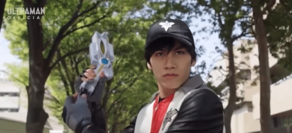 圣彰人|特利迦奥特曼第7集:圣彰人又制造了一个奥特曼变身器,令人深思