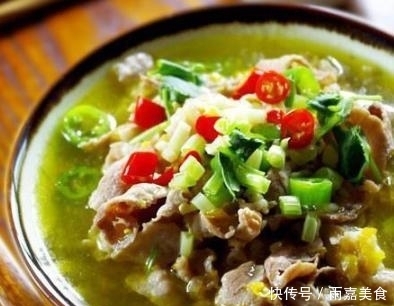 特别下饭的几道美食,每道都蒜苗炒油豆腐,一上桌就抢吃