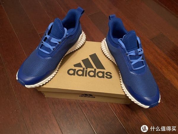 阿迪 耐脏又实惠的adidas G27156童鞋