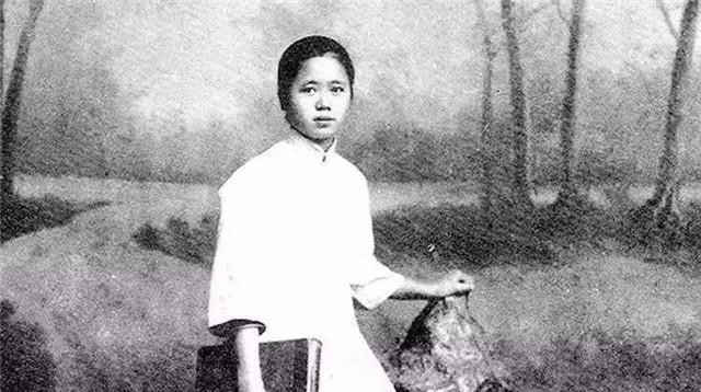  胡适|胡适痴情红颜曹诚英：晚年财产全捐，只留与胡适往来物品一同埋葬