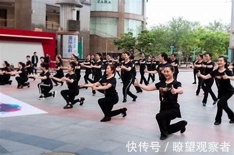 领舞@广场舞明明是免费的,带队领舞却月入过万,是怎么做到获得收入的?