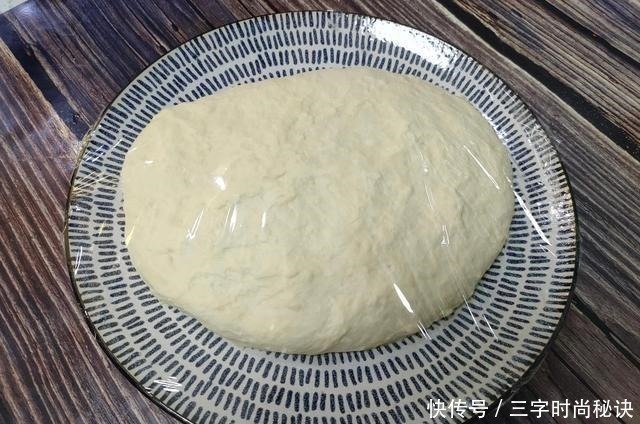 比例|炸油条,用酵母粉就错了,教你正确配方比例,蓬松酥脆、越吃越香