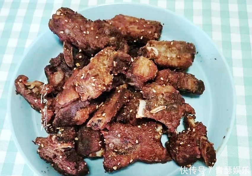 晒姐家年夜饭,十全十美10道菜,外加4道素菜,看到最后我服了