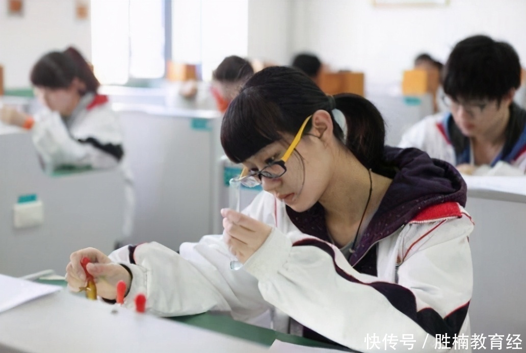 老师讲课|高一新生开学后，如能做到这几点，你也可以练就成“学霸”