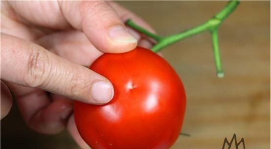 西红柿打不打激素?看一眼这个“小机关”就知道,看完别再乱买了