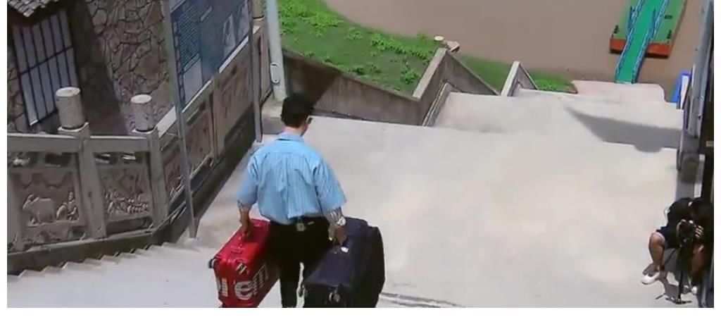 节目组|黄晓搬行李无人帮忙，宁静排场十足，两大网络顶流终究不及明星