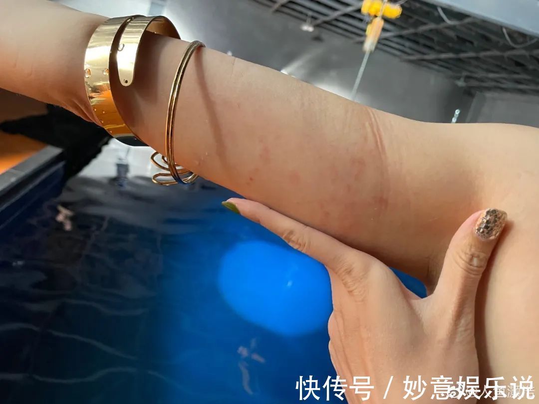 水下飞天上热搜!她在水下泡了26个小时演绎五彩洛神