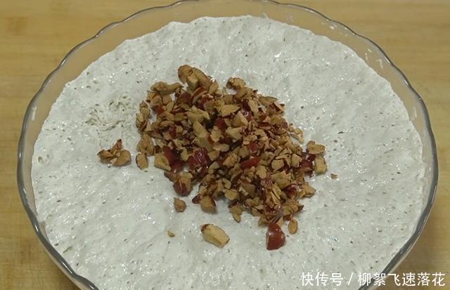 筷子|大米别只会煮饭了,加一把花生,筷子一搅,蓬松暄软,吃着像面包