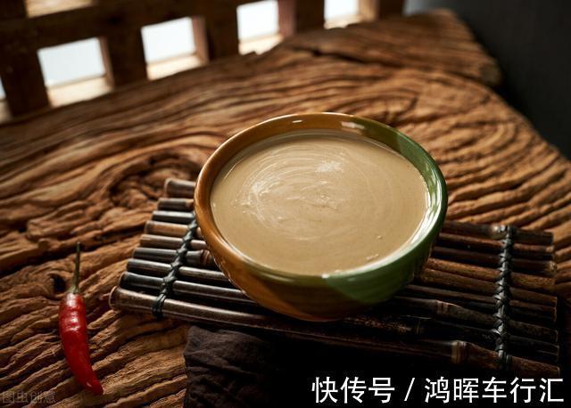 火锅店|芝麻酱调稀,用水还是用油?分享2种正确方法,丝滑细腻味道香