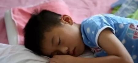 光线|5岁女孩午睡后再没醒来,医生的话让奶奶后悔不已,许多家长常犯
