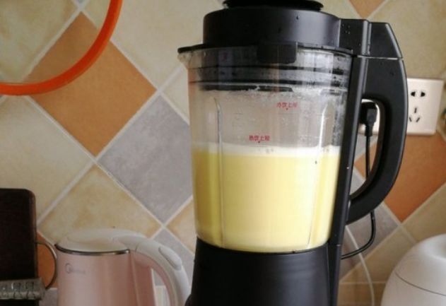 自制玉米汁,不要只用水,巧加“两个料”,玉米汁又顺滑又香浓