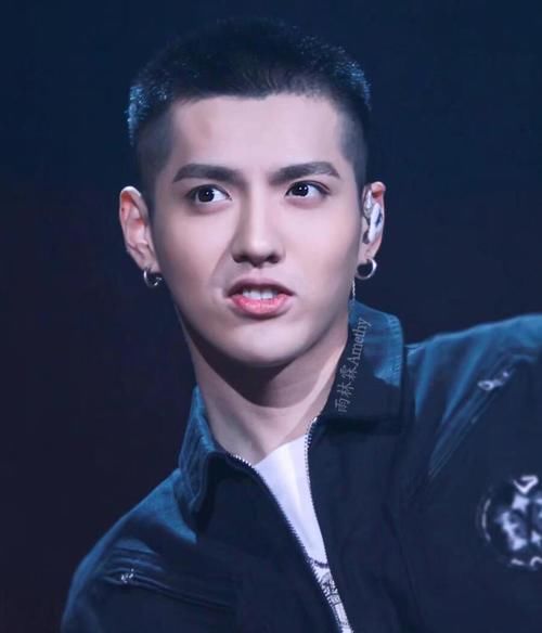 9款男生适合发型，剪了清爽干净利索！