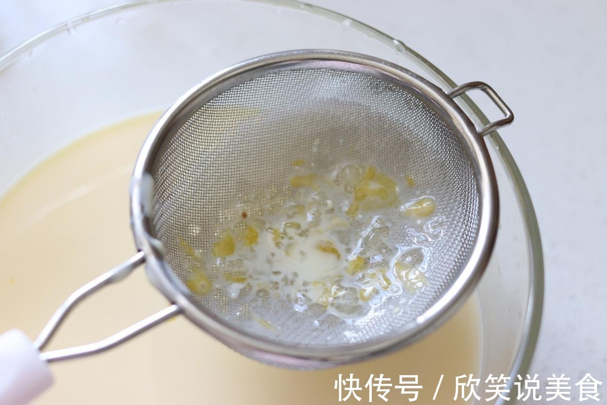 外表焦黄色泽诱人,软嫩有弹性的布丁入口即化,真好吃