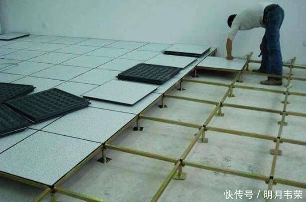 沙子|贴瓷砖居然不用水泥这样做坏了能直接拆卸，20年不担心水泥老化