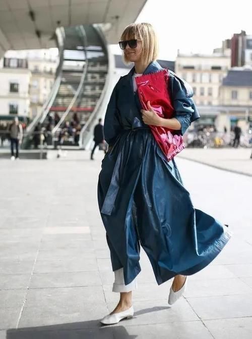 穿搭 小白鞋失宠了,现在最流行穿这双“奶奶鞋”,搭裙子裤子都时髦